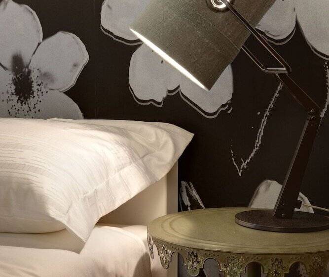 فندق Spluga Sosta &