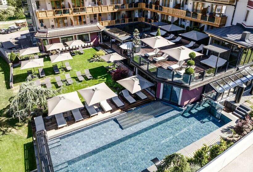 בית מלון כפרי Tevini Dolomites Charming