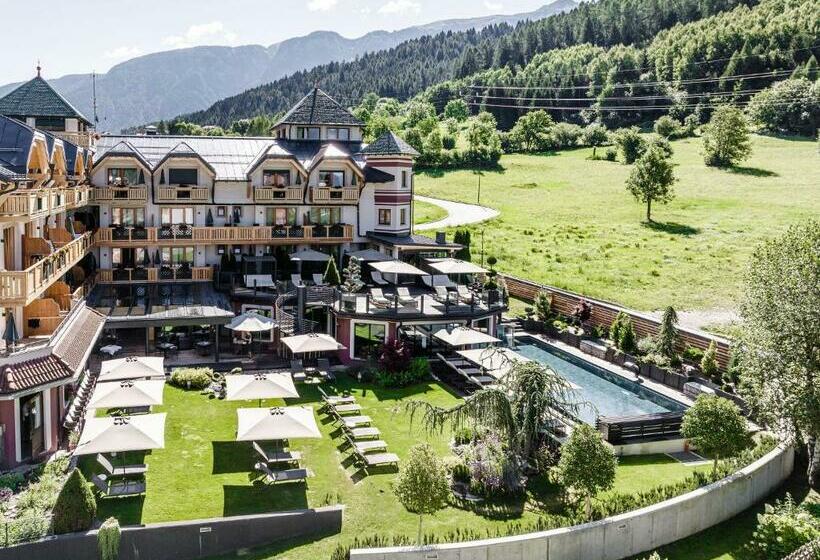 בית מלון כפרי Tevini Dolomites Charming