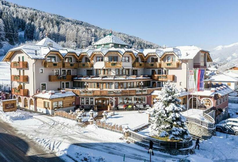 בית מלון כפרי Tevini Dolomites Charming