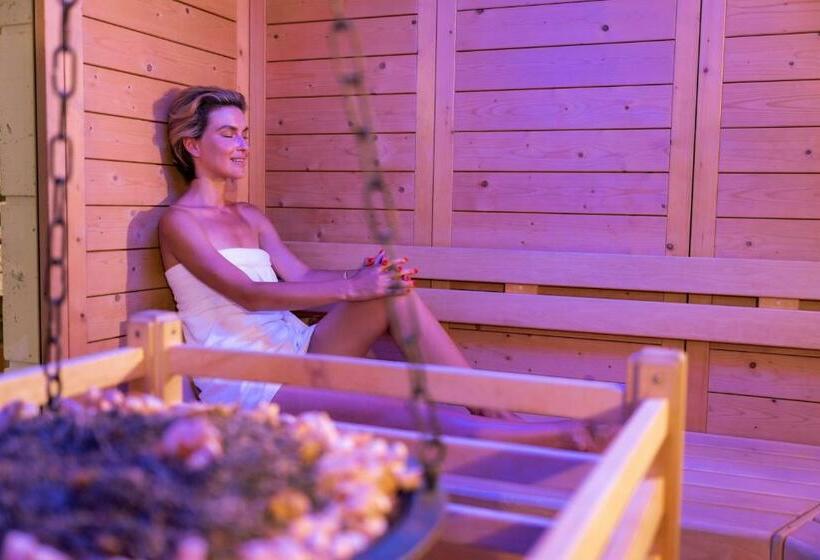 בית מלון כפרי Tevini Dolomites Charming