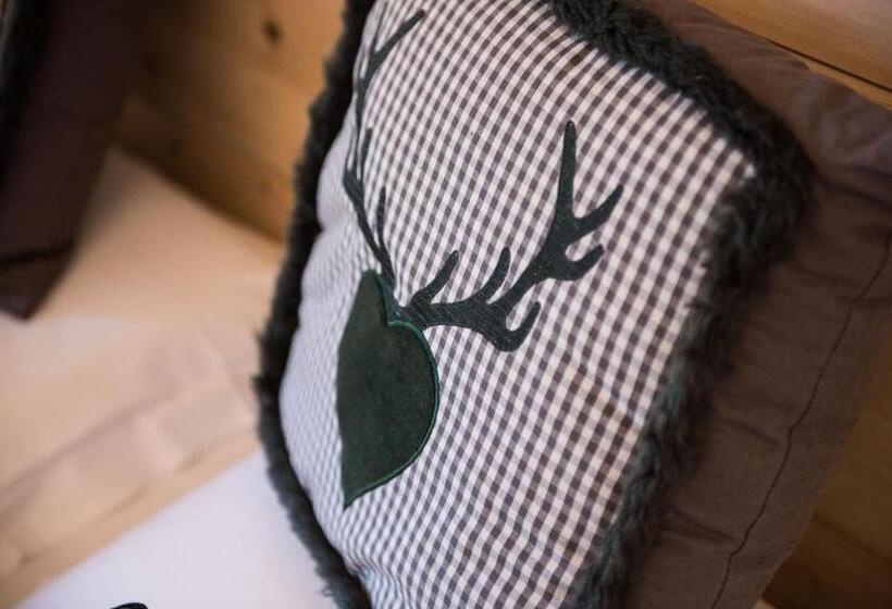 בית מלון כפרי Tevini Dolomites Charming