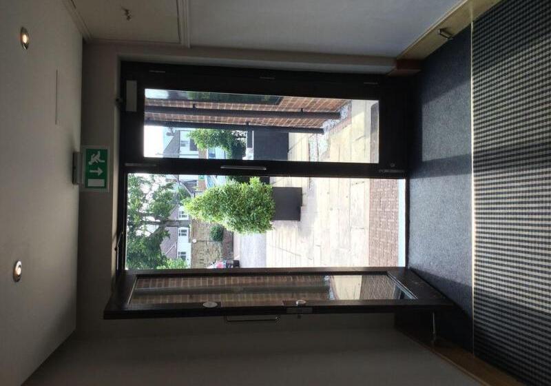 ホテル The Boleyn