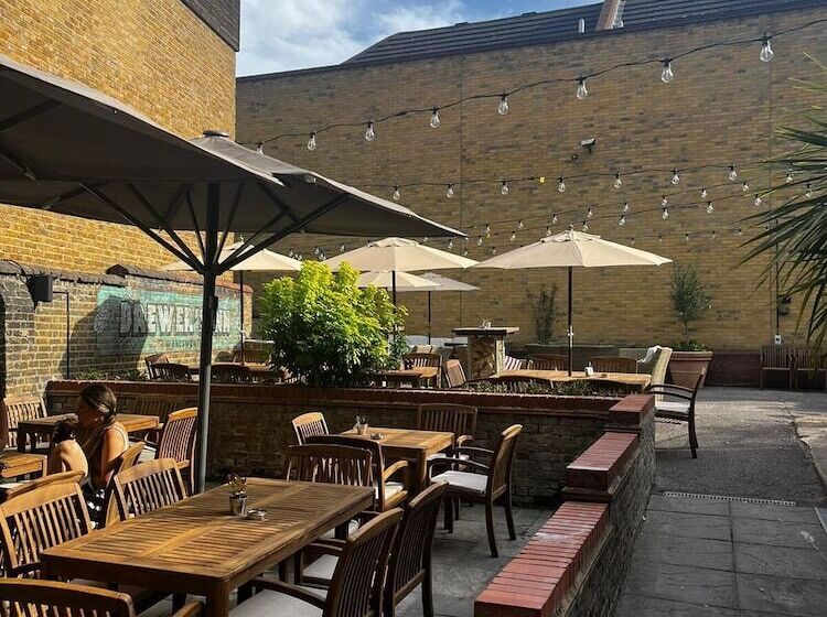 Отель The Brewers Inn