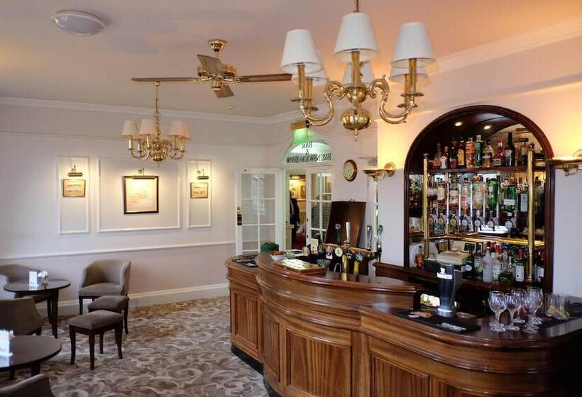 فندق The Crescent