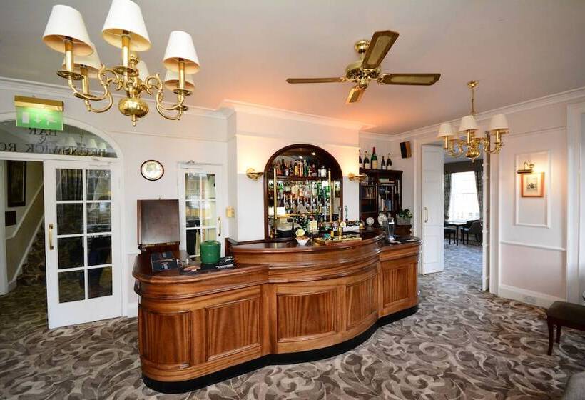 فندق The Crescent