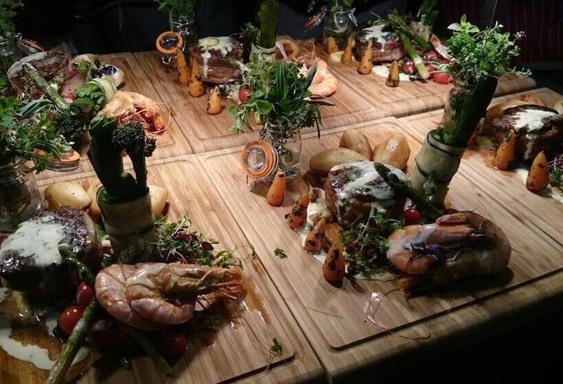 فندق The Crescent