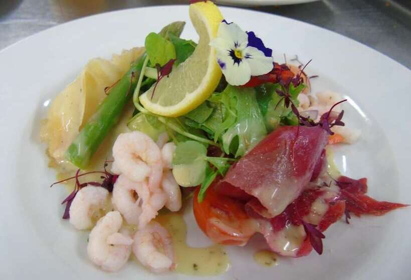 فندق The Crescent