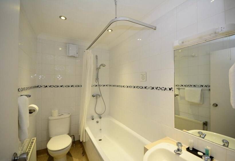 فندق The Crescent