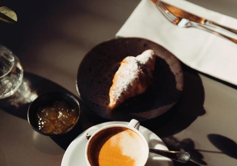 The Lamp Hotel & Spa