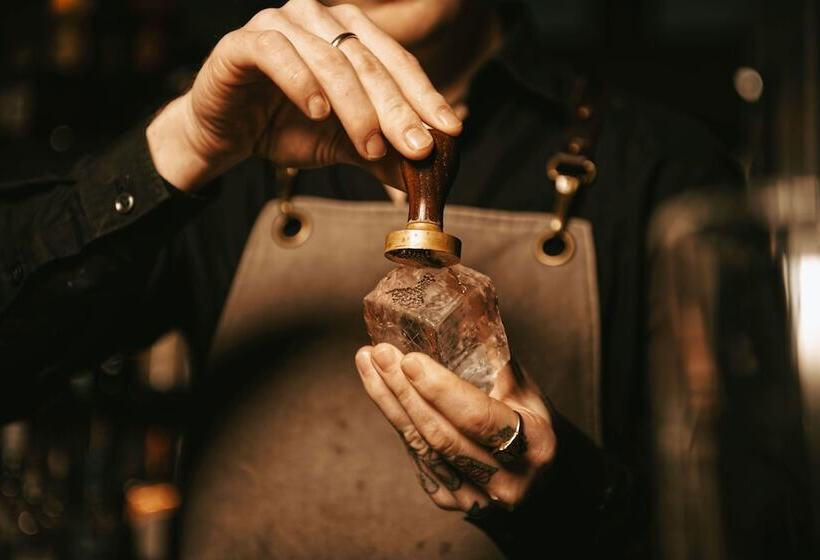 The Lamp Hotel & Spa