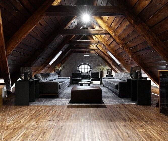 The Lamp Hotel & Spa