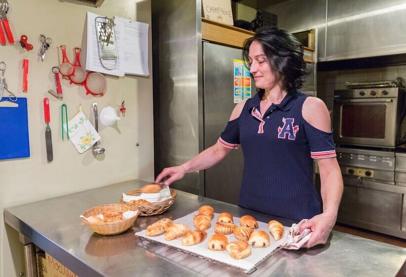 Отель The Originals Access, Hôtel Arum, Remiremont