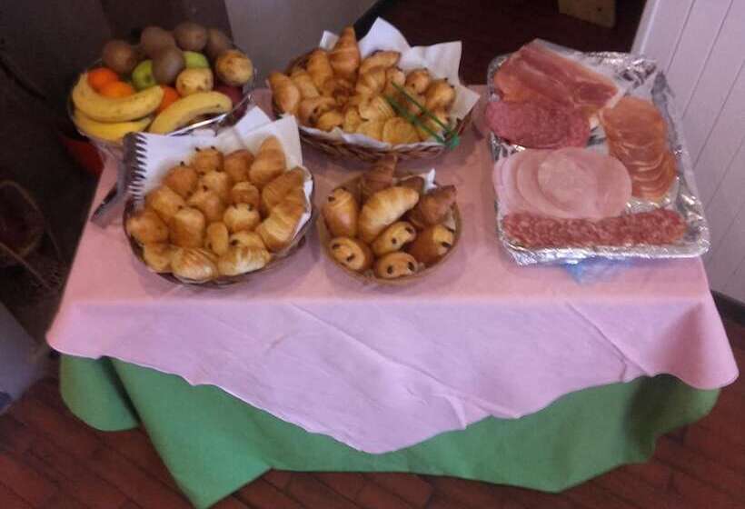 Отель The Originals Access, Hôtel Arum, Remiremont