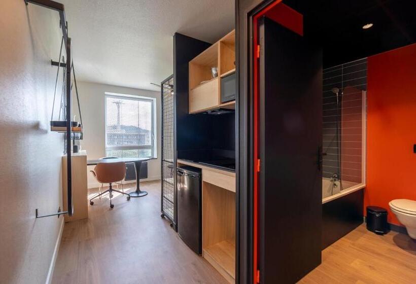 هتل Cowool Toulouse