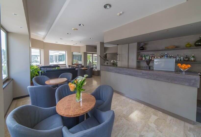 Mediterraneo Hotel & Suites