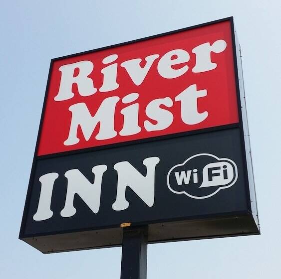 فندق على الطريق River Mist Inn