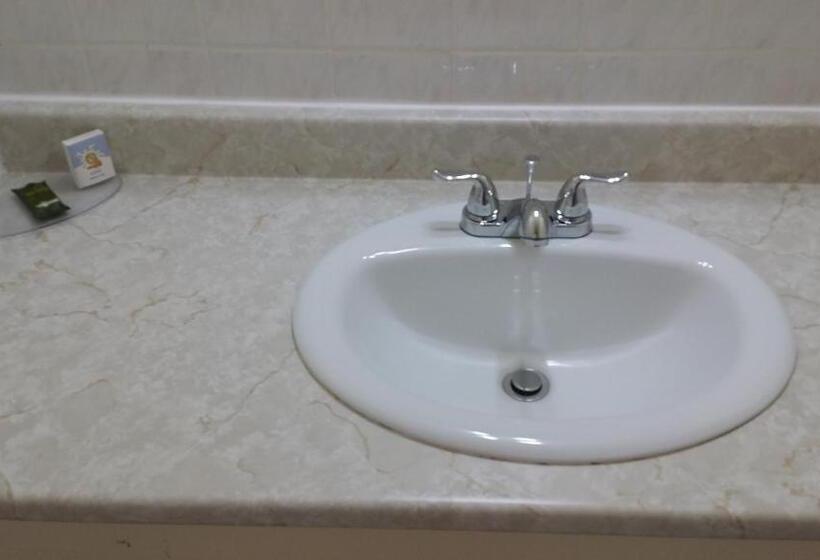 فندق على الطريق River Mist Inn