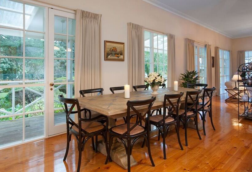 Moulton Park Homestead