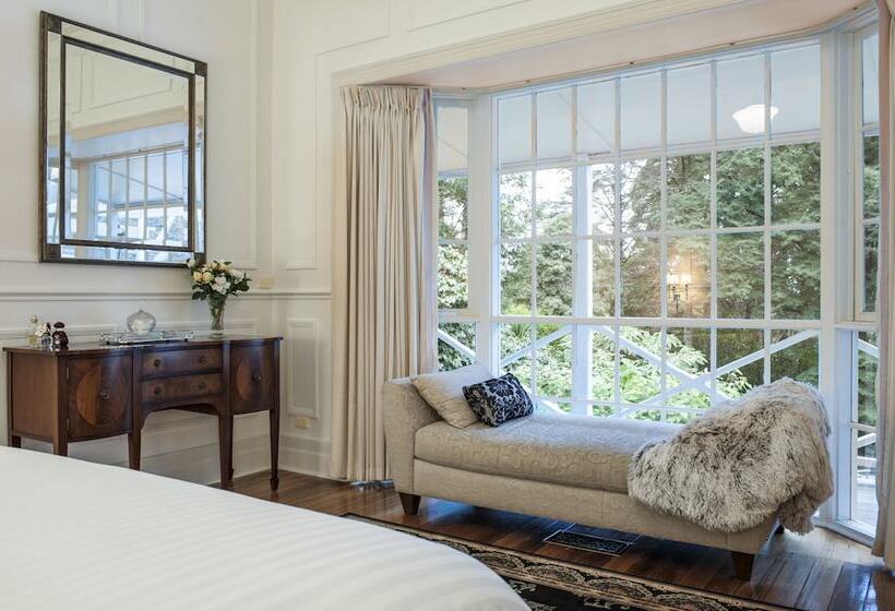 Moulton Park Homestead