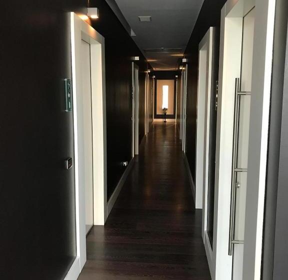 פנסיון In   Lounge Room