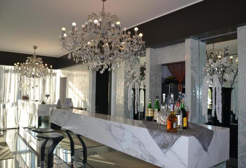 פנסיון In   Lounge Room