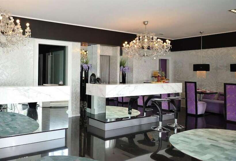 פנסיון In   Lounge Room