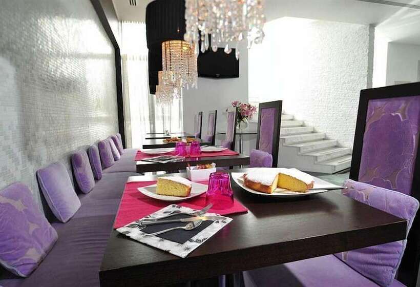 פנסיון In   Lounge Room