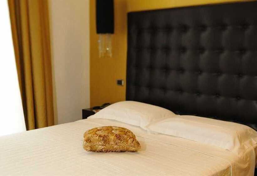 פנסיון In   Lounge Room