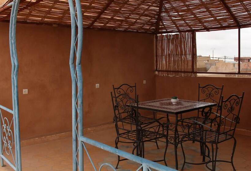 Riad Aicha & Camel Trekking