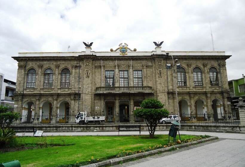 Golden Rest Latacunga