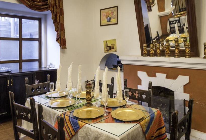 Golden Rest Latacunga