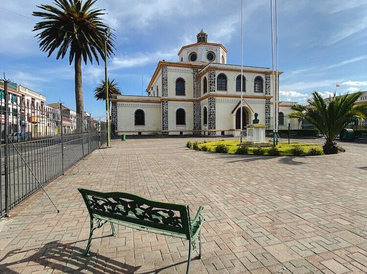 Golden Rest Latacunga