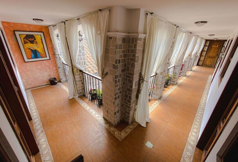 Golden Rest Latacunga