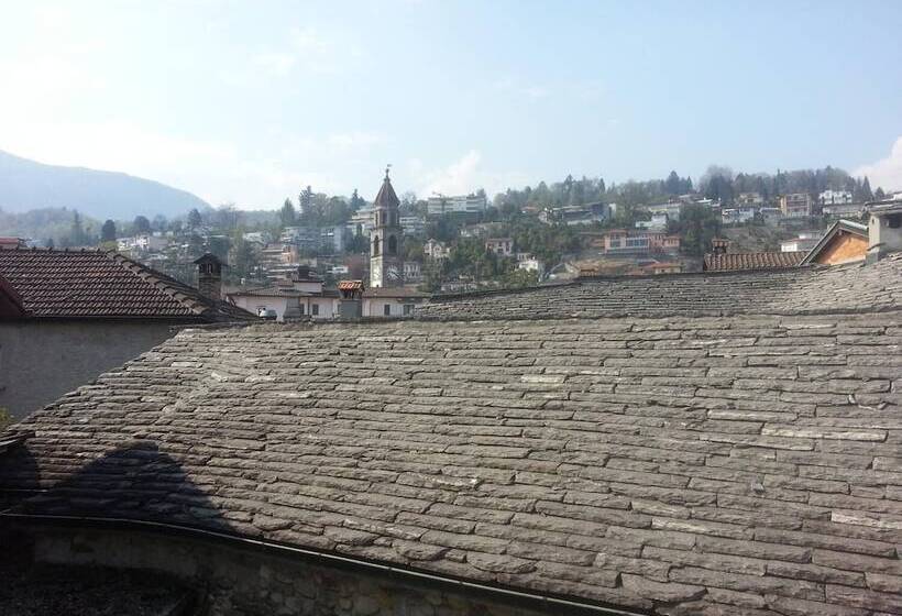 Vista Lakefront Boutique