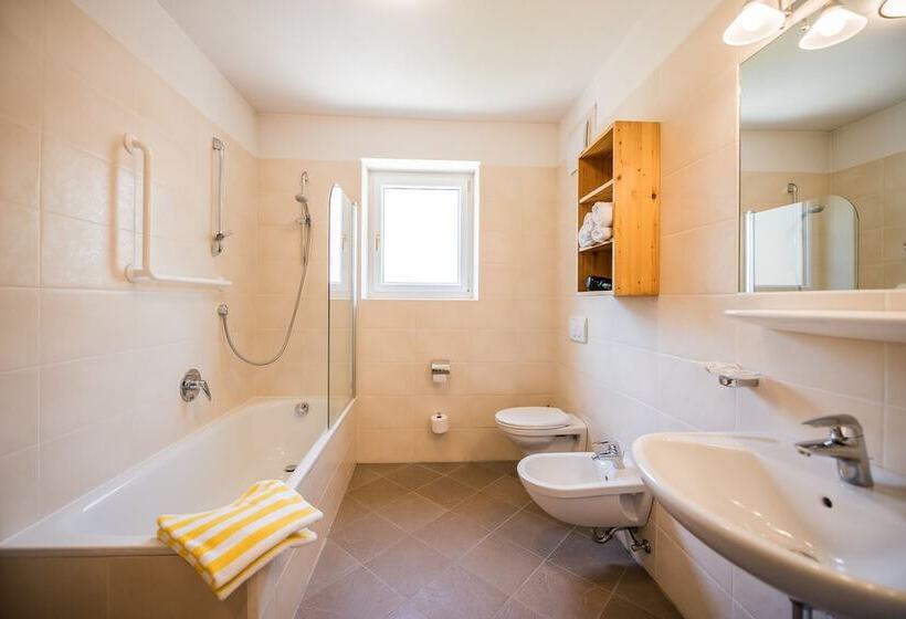 Wirtshaushotel Alpenrose