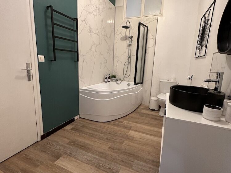 Bed and Breakfast Nuit Et Spa En Brenne