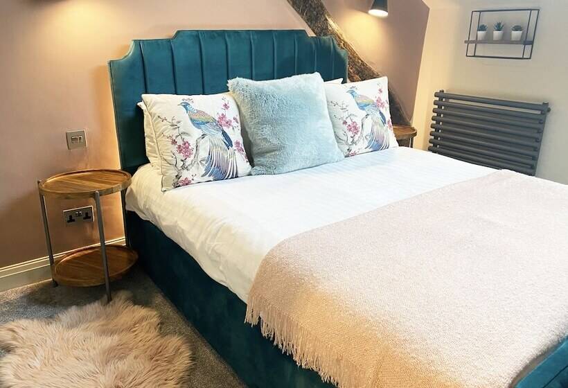 Bed and Breakfast The Hive At Poppi Red