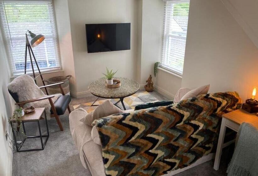 Bed and Breakfast The Hive At Poppi Red