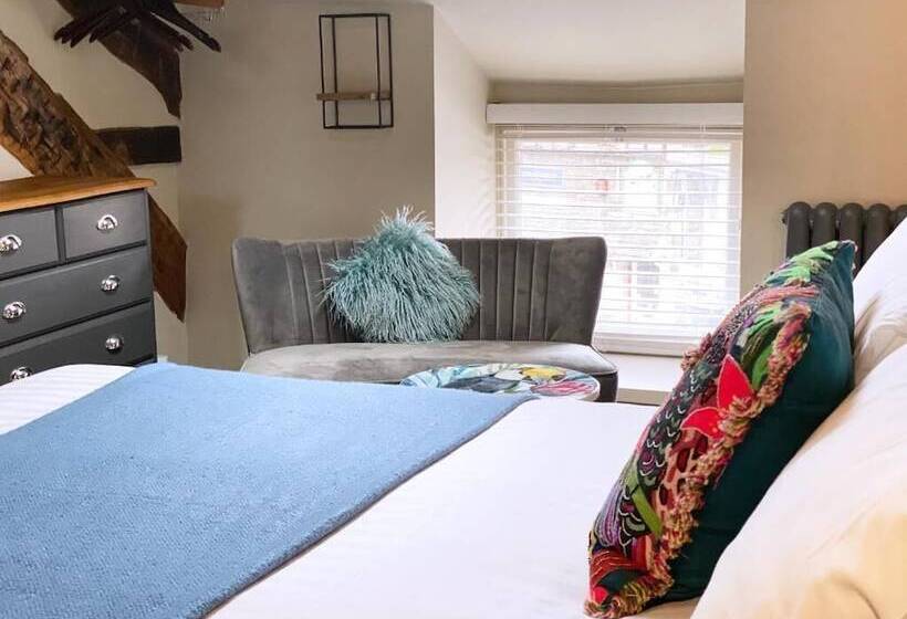 Bed and Breakfast The Hive At Poppi Red