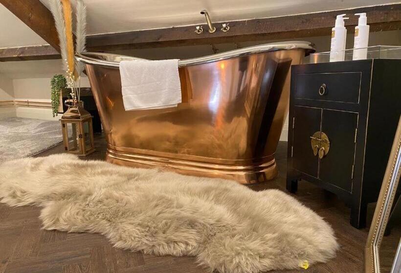 Bed and Breakfast The Hive At Poppi Red