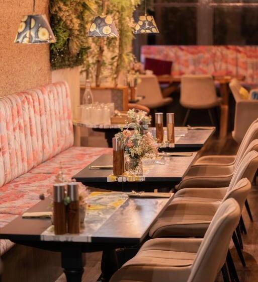 Bed and Breakfast The Hive At Poppi Red