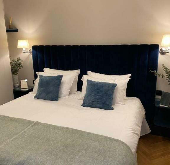 Ch1 Boutique Stays Roman Bath Suite