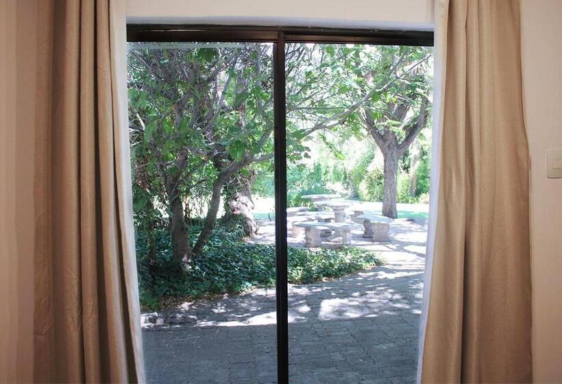 فندق Bezalel Wine & Brandy Estate