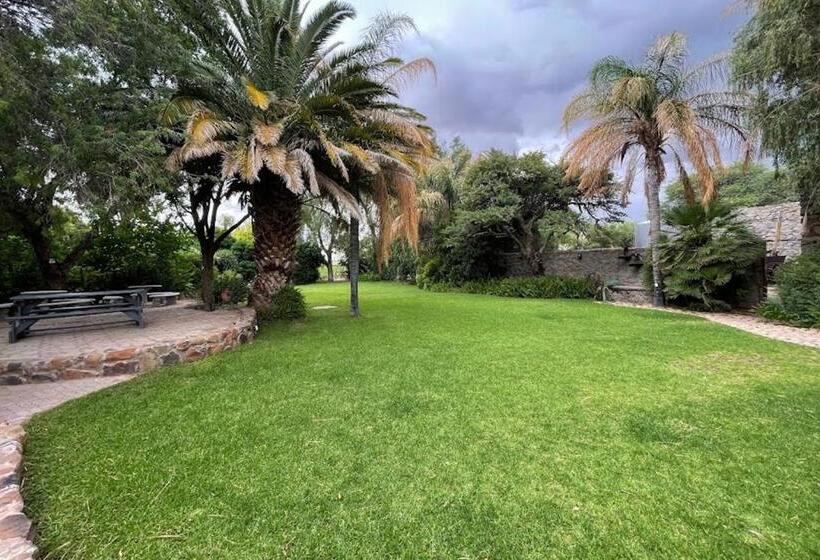 فندق Bezalel Wine & Brandy Estate