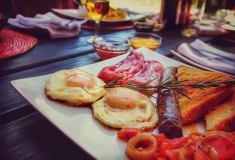 فندق Bezalel Wine & Brandy Estate