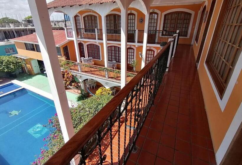 בית מלון כפרי Don Luis Hostal   Sucursal Galeana   Tecolutla