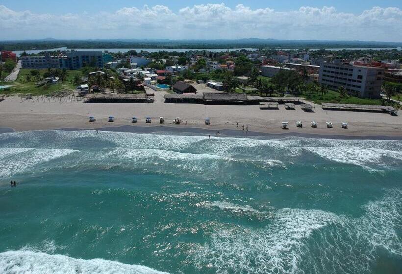 בית מלון כפרי Don Luis Hostal   Sucursal Galeana   Tecolutla