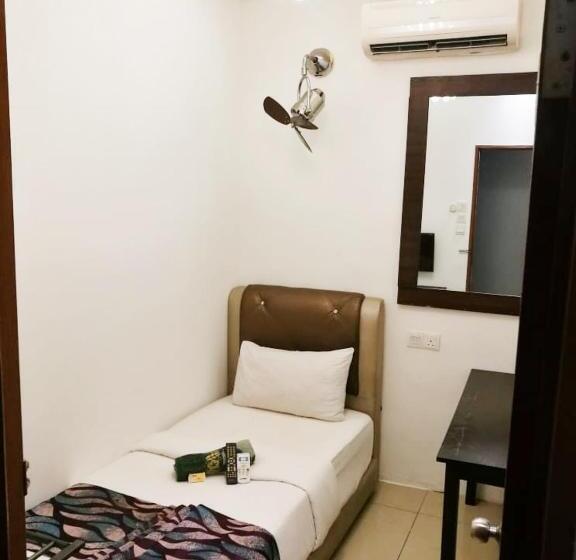 Szálloda Ghazrins Garuda Jb