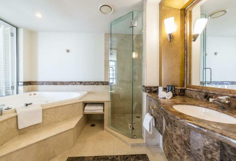 בית מלון כפרי Legends  Penthouse Lvl Spa Suite In Surfers Paradise